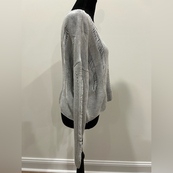 Guess Silver Grey Distressed Knit Womens Sweater Large - Picture 6 of 8